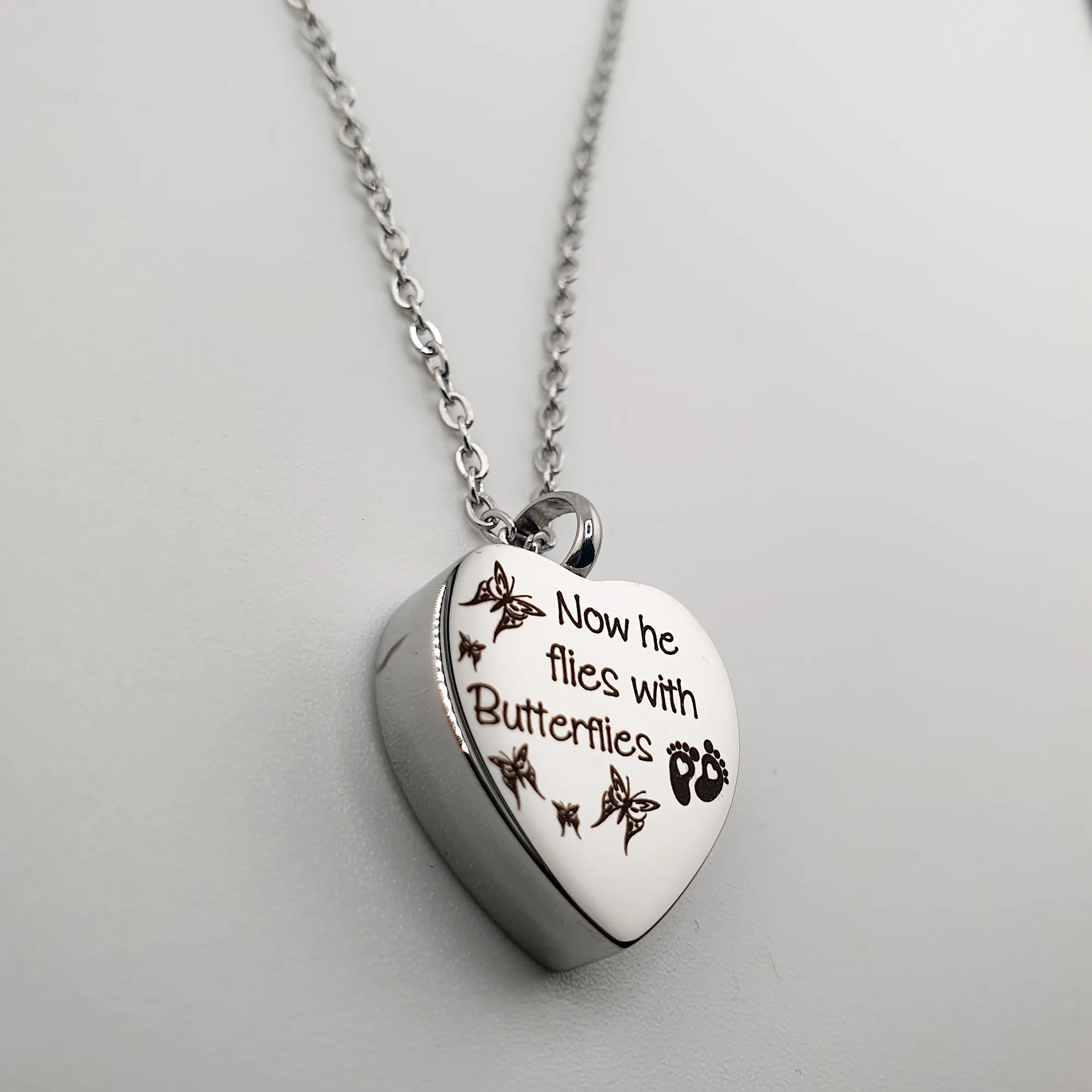 Urn Ketting met As Hanger Dieren - Butterflies (He/She)  - Waardig Gedenkteken