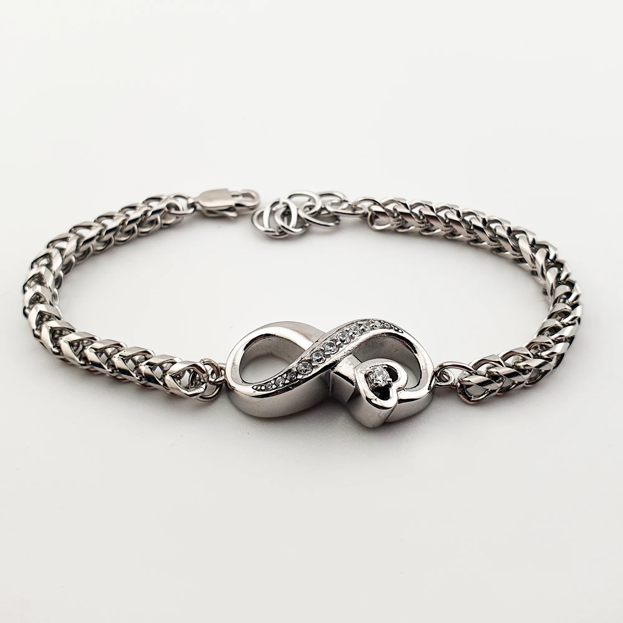 De Top 16 assieraden voor dames: Askettingen & As-armbanden